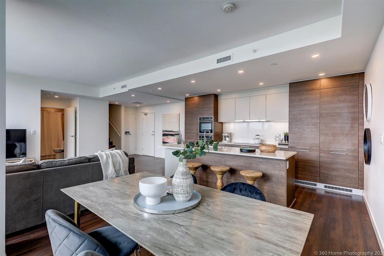 PH2-285 E 10th Ave