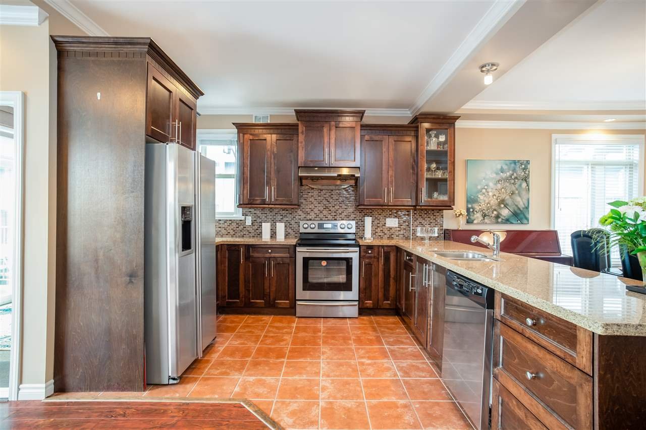 1004 Walls Ave