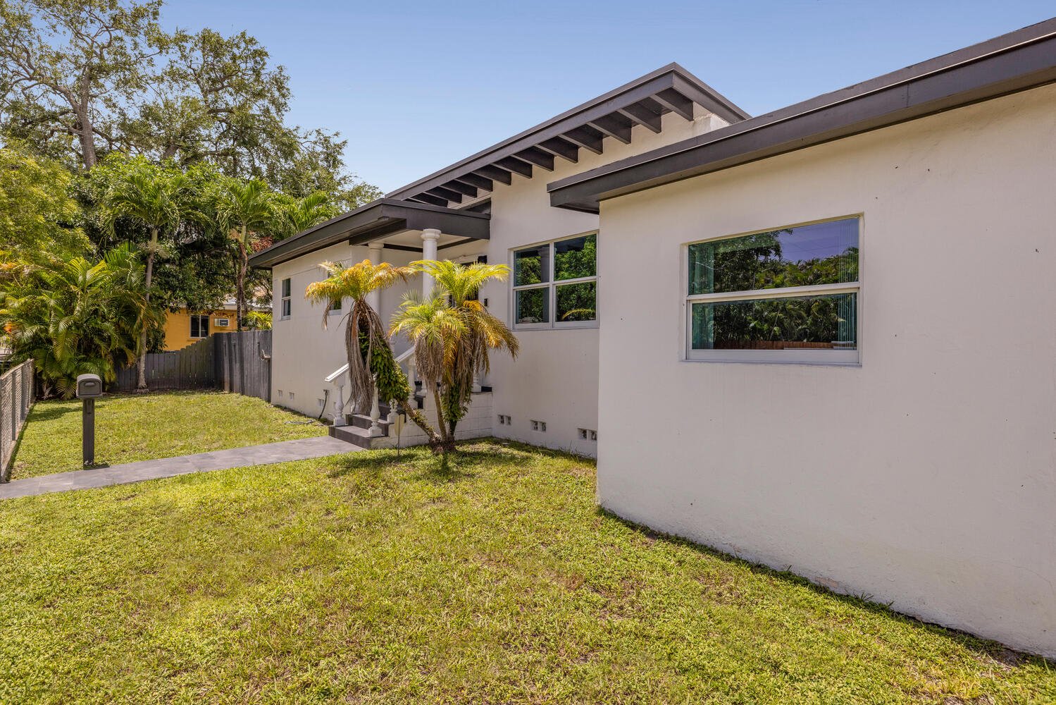 1200 SW 58th Ave