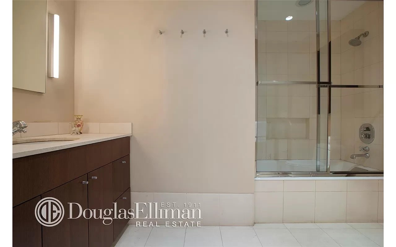 105 Fifth Avenue, 6D