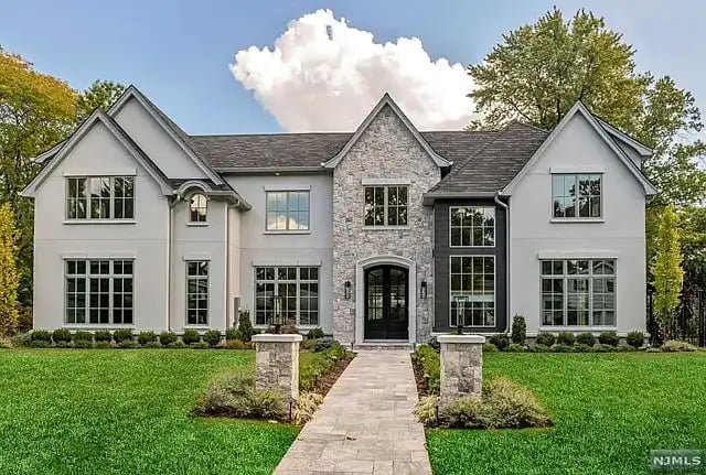 44 Cambridge Pl Englewood Cliffs, NJ 
