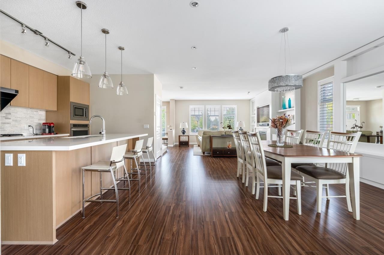 5-10500 Delsom Cres