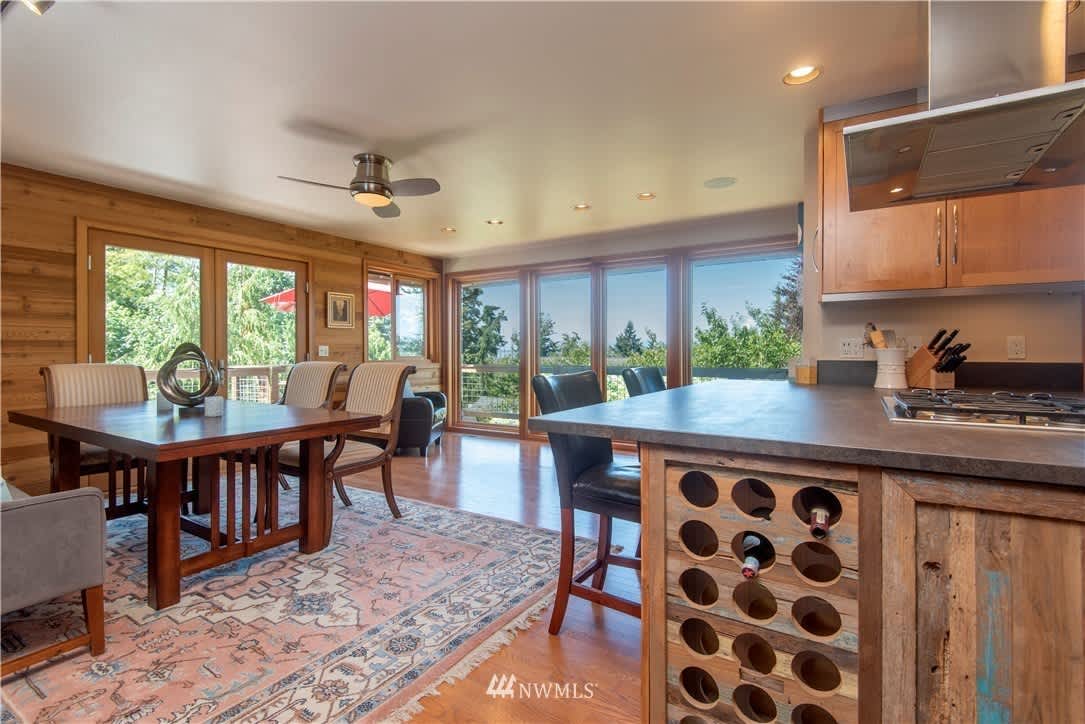 6212 Chennault Beach Dr