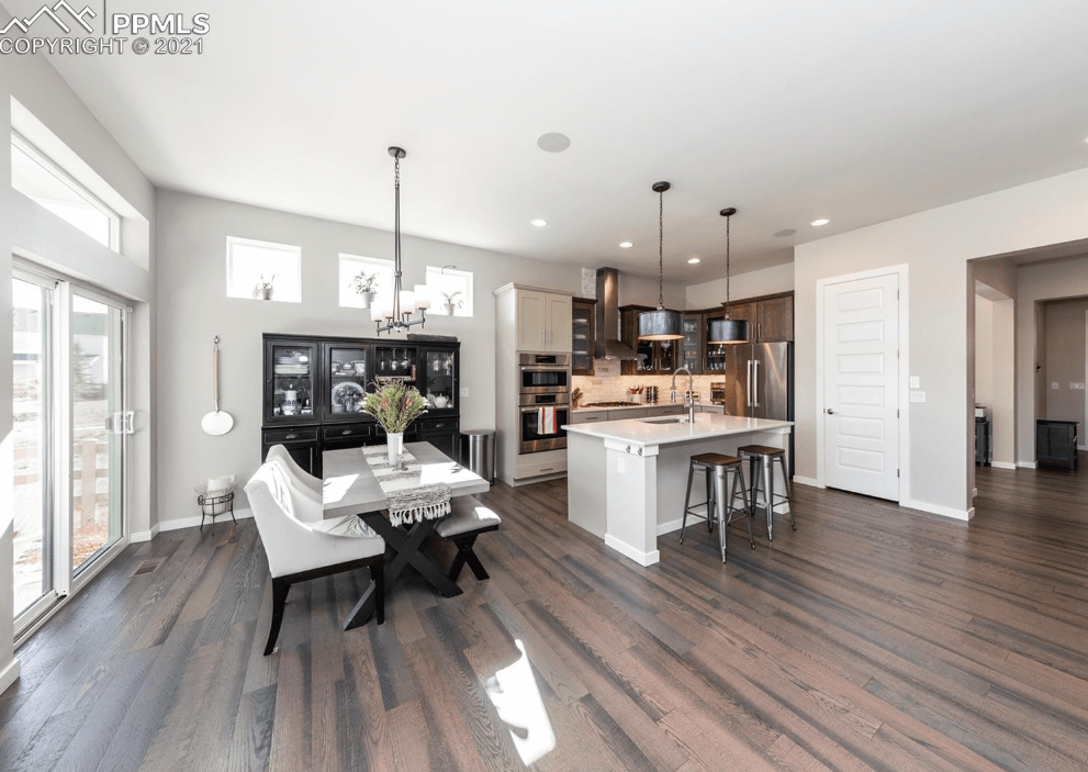 9535 Tutt BL
