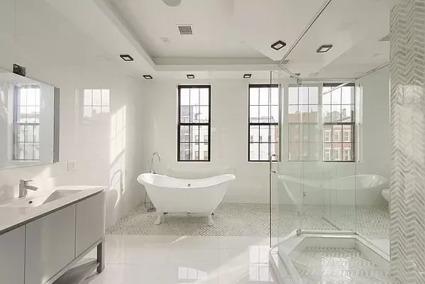 567 Lafayette Ave.