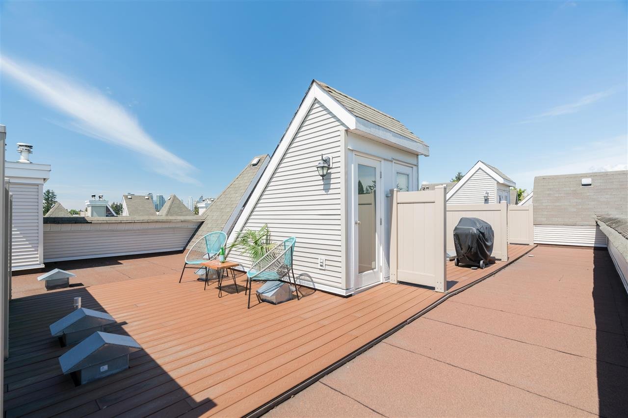 104-6588 Southoaks Cres