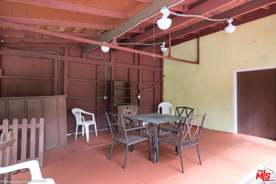 Charming 2 Bedroom Cottage in Studio City