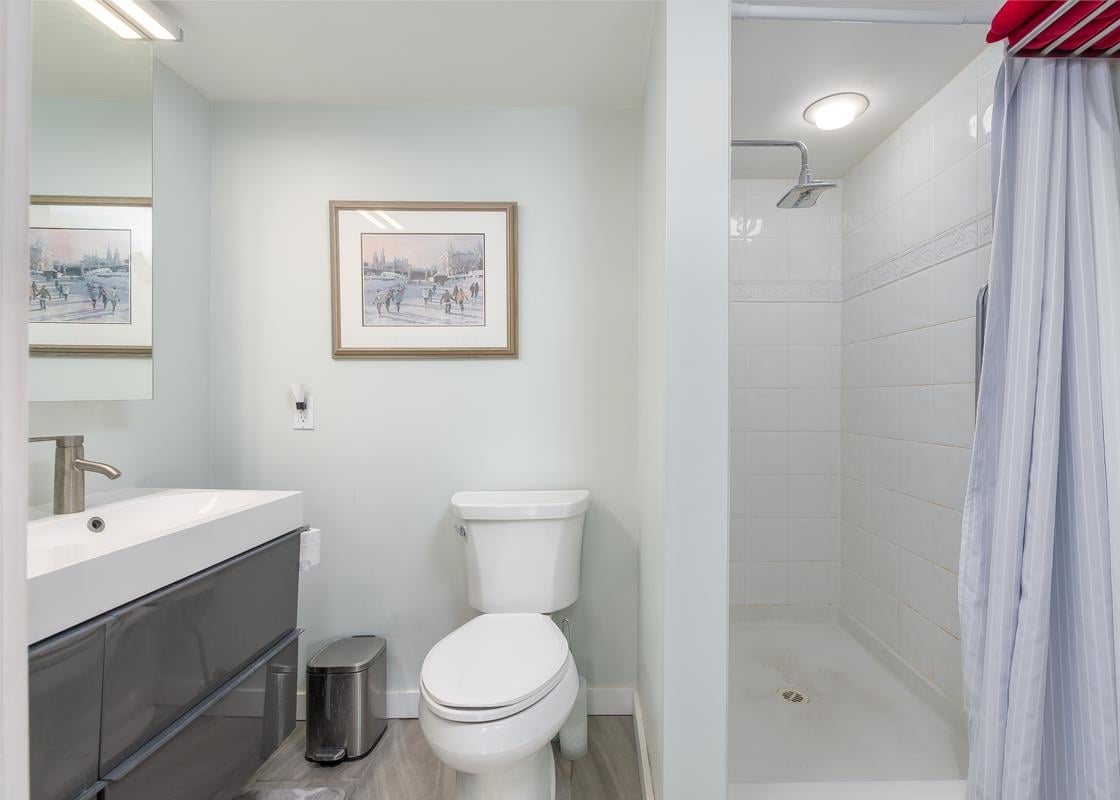 112-1466 Pemberton Ave
