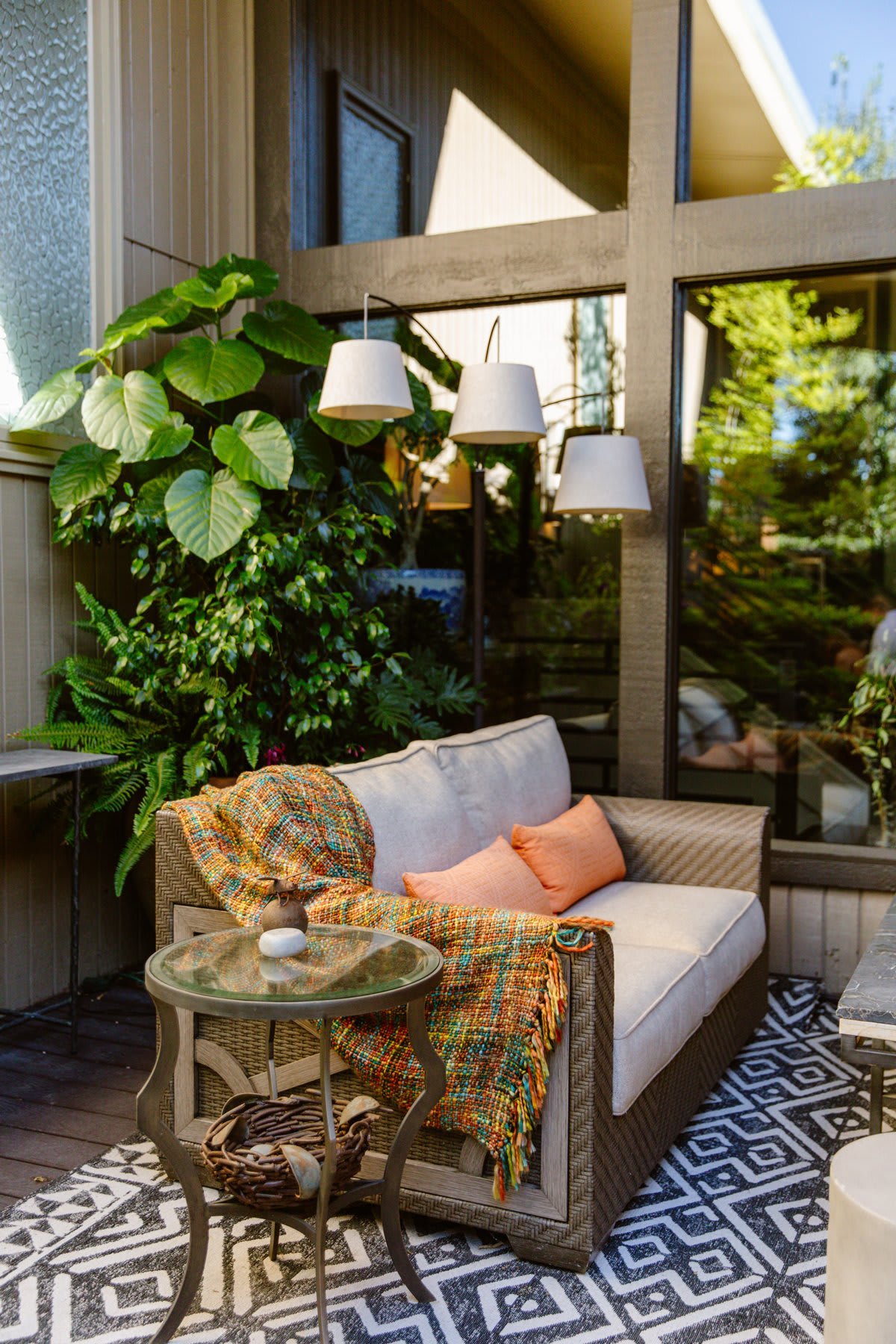 How to Bring the Indoors Out