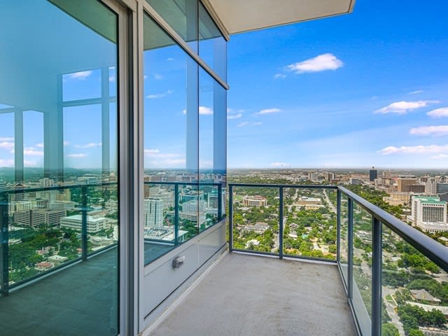 501 W Ave, #3803
