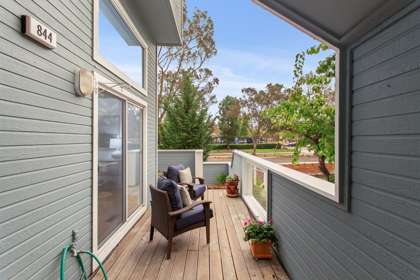 844 Portwalk Pl