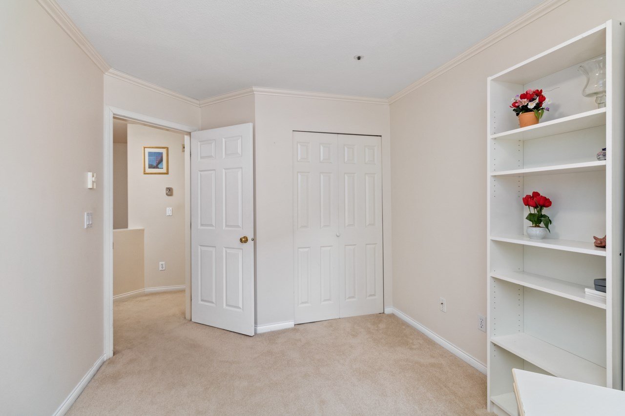 105-2975 Princess Cres