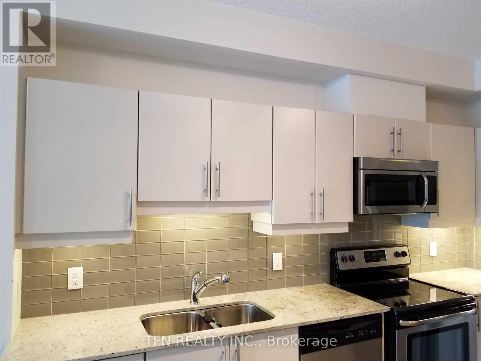 33 Bay St, Unit 302