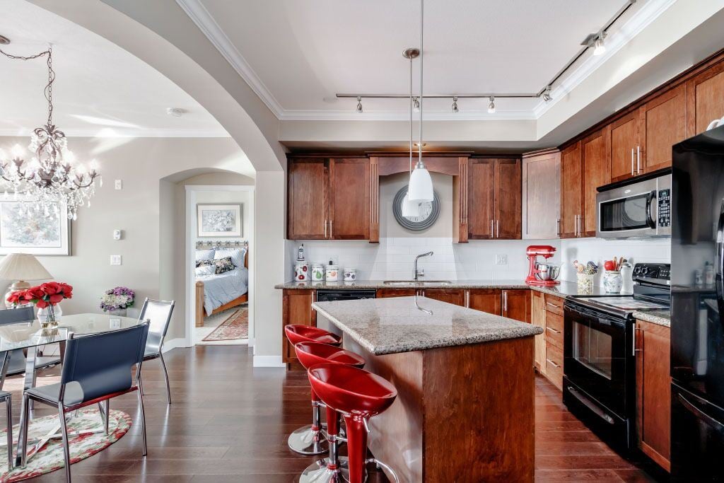 303-2627 Shaughnessy St