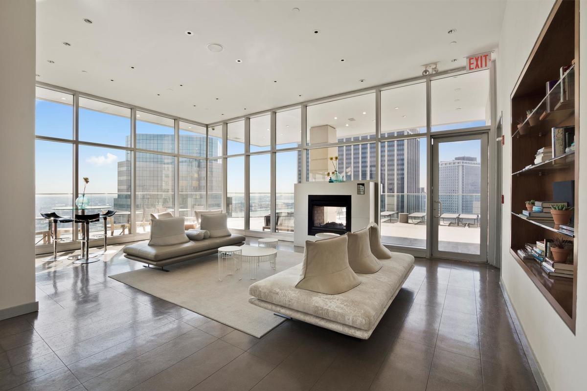 75 Wall Street, Apt 20-M