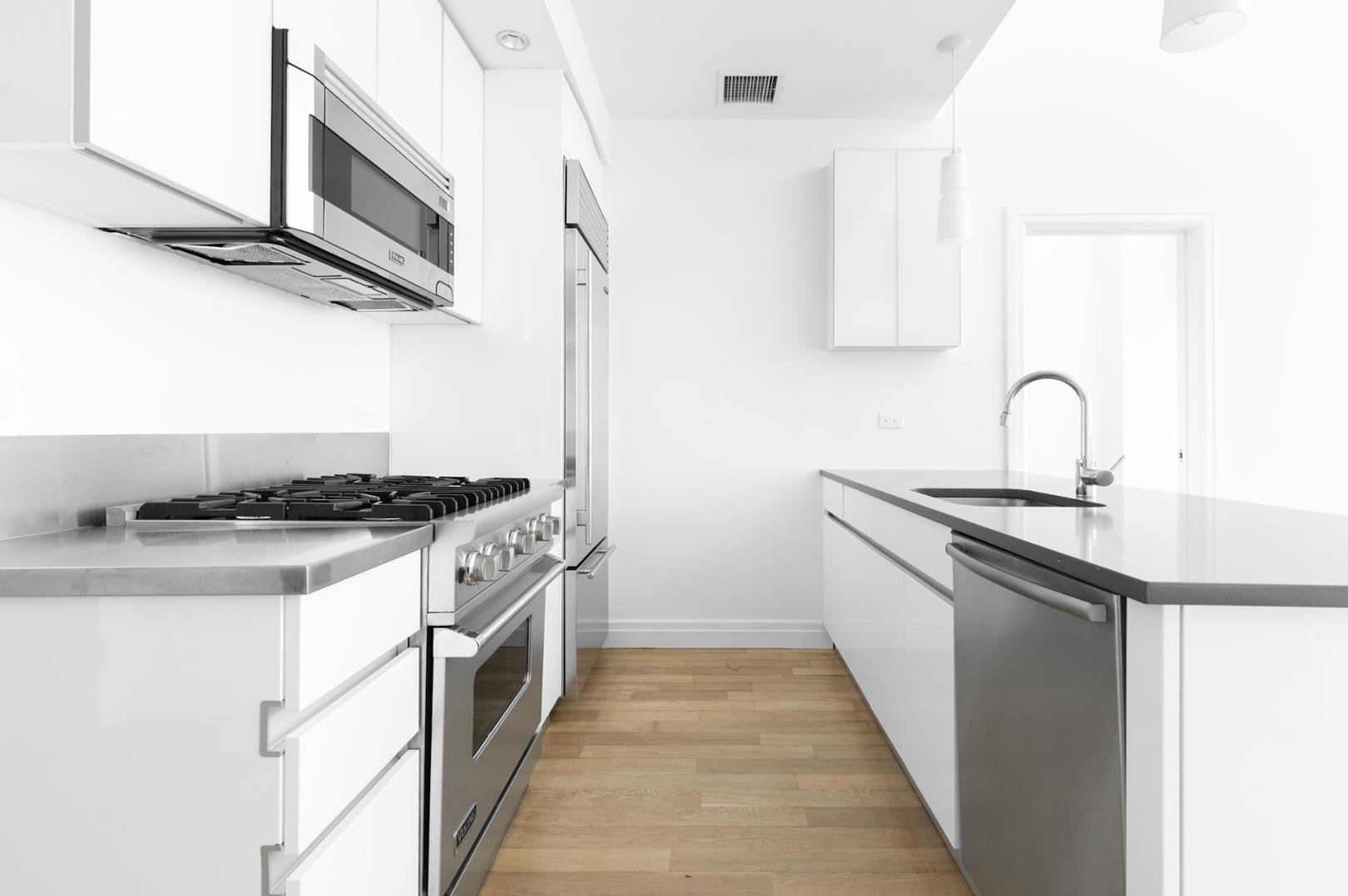 554 West 54th Street, Apt PH-E