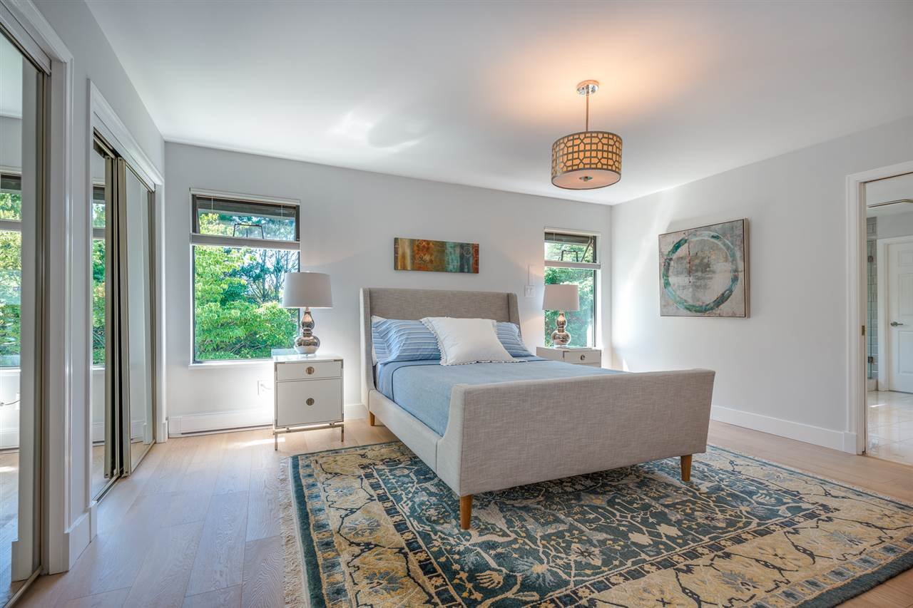 5393 Wildwood Cres
