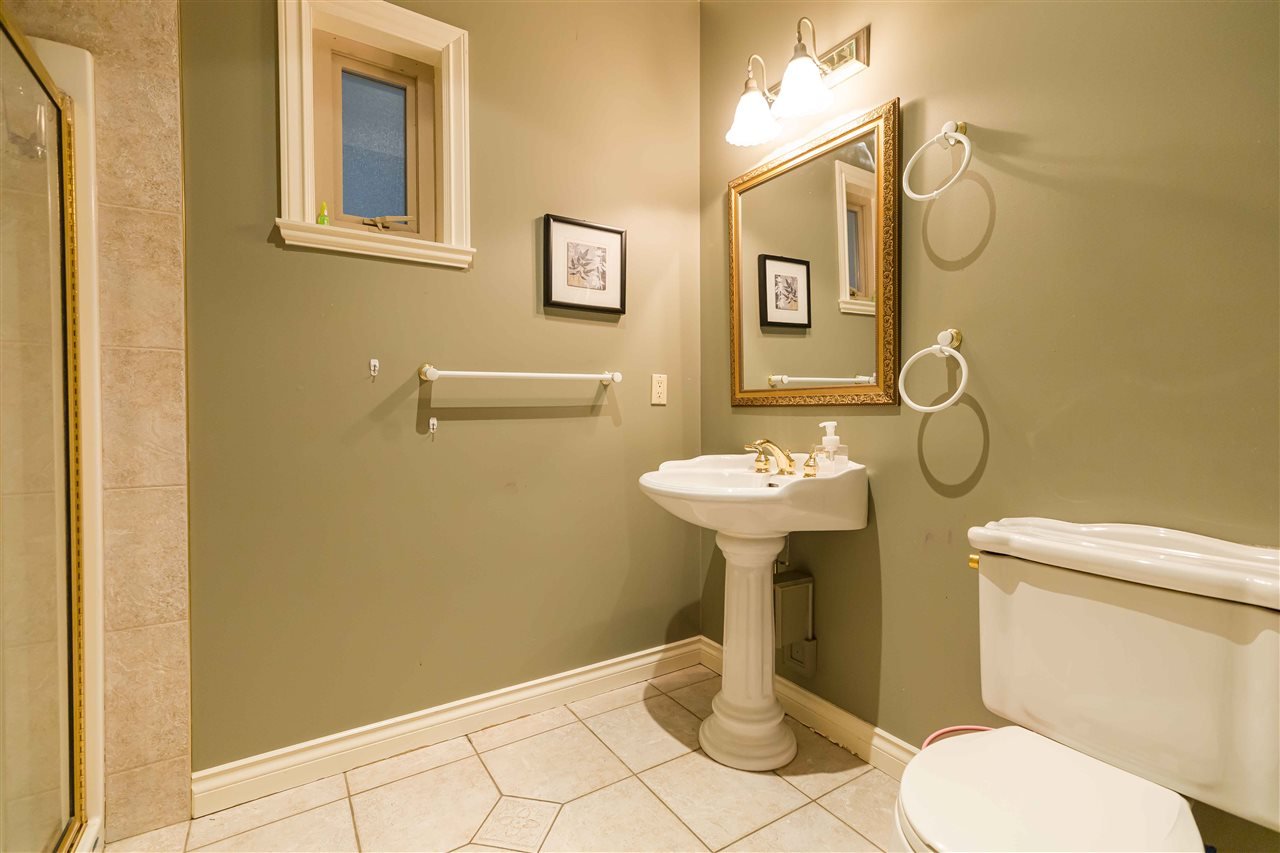 2221 Tanager Place, North Vancouver