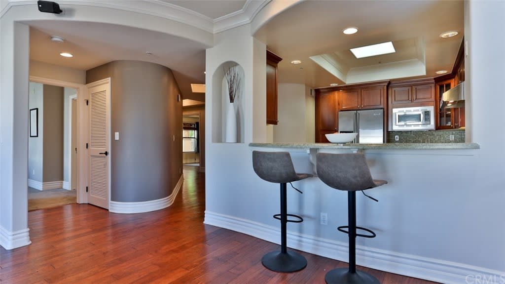 12026 Hoffman St #401