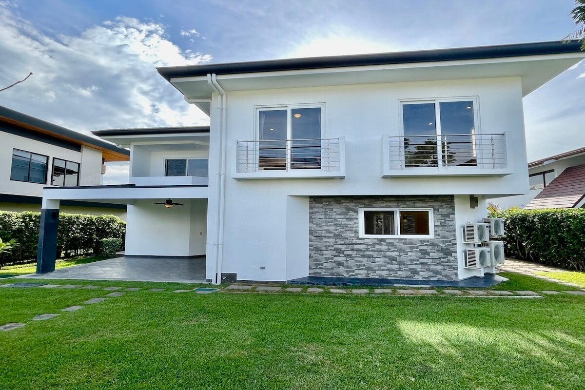 Solar Powered Terrace Home, Guacima, Alajuela