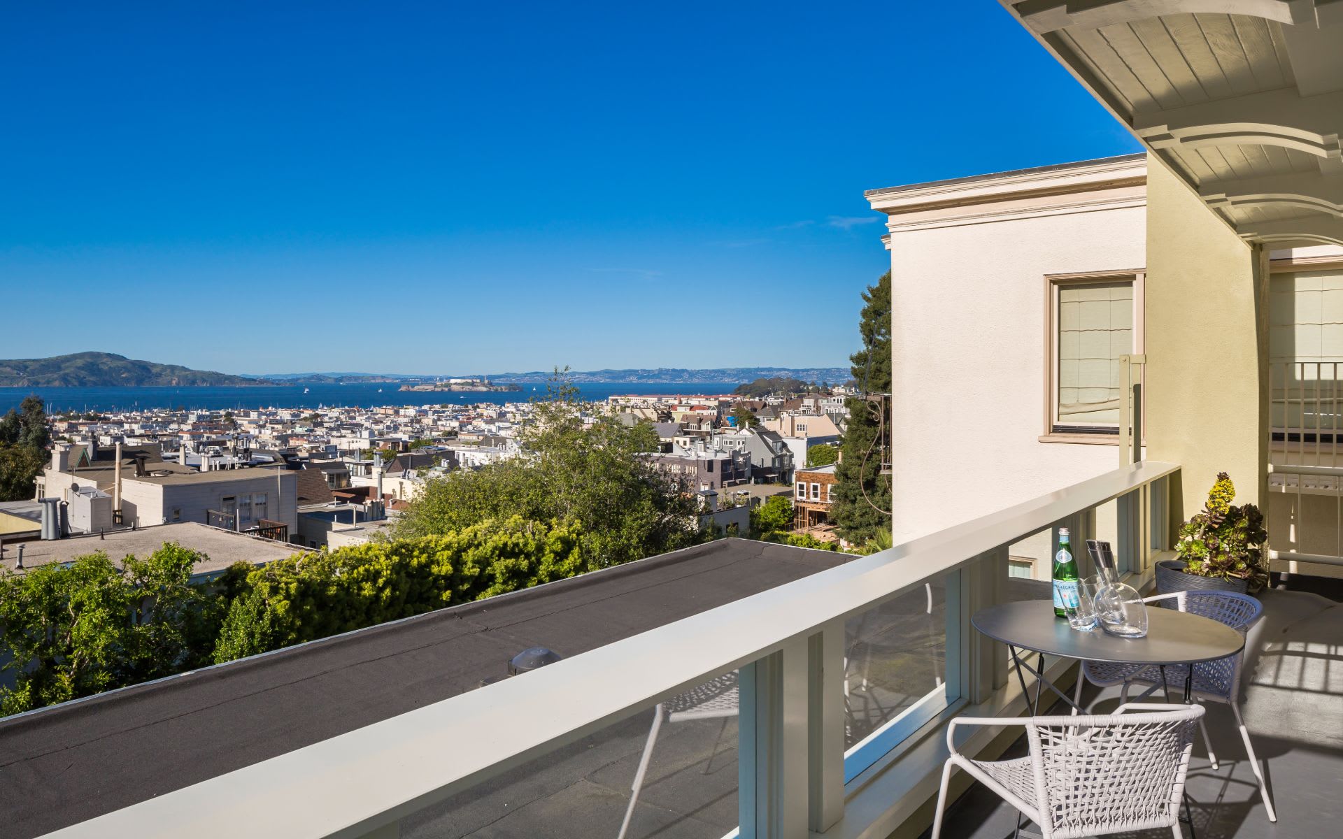 Contemporary Gem In Cow Hollow
