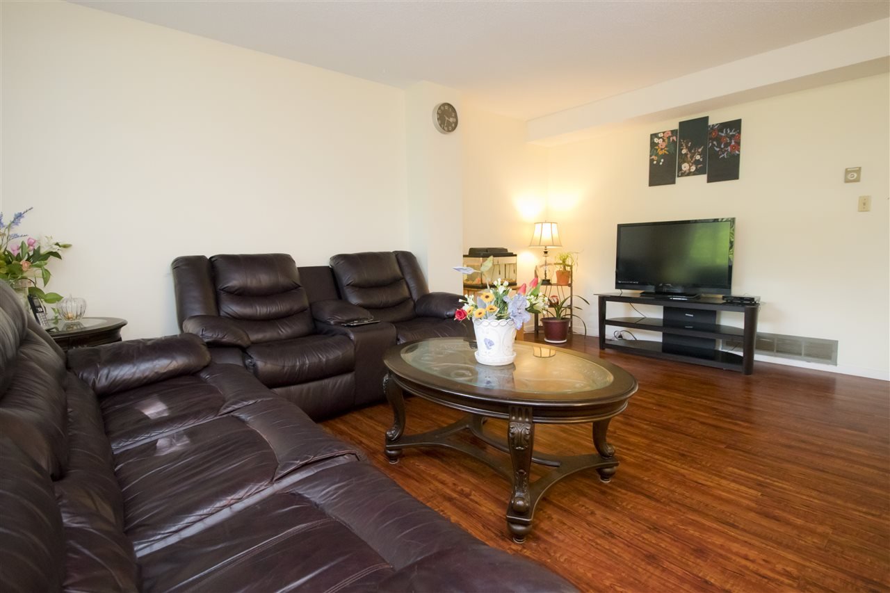 7329 Capistrano Dr