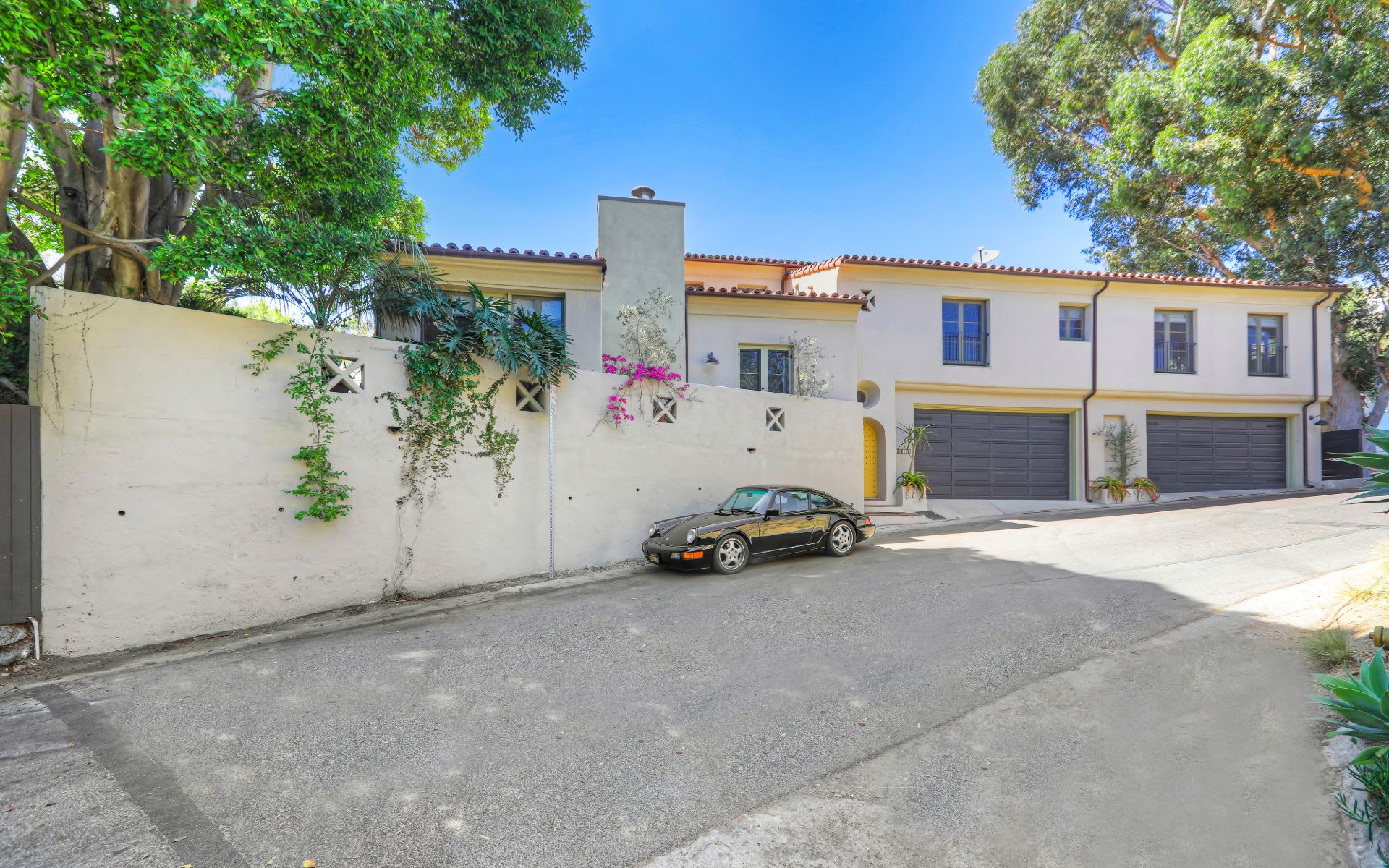  3259 Deronda Dr
