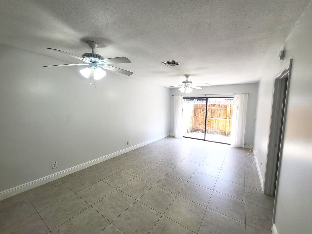 5090 Glen cove Ln