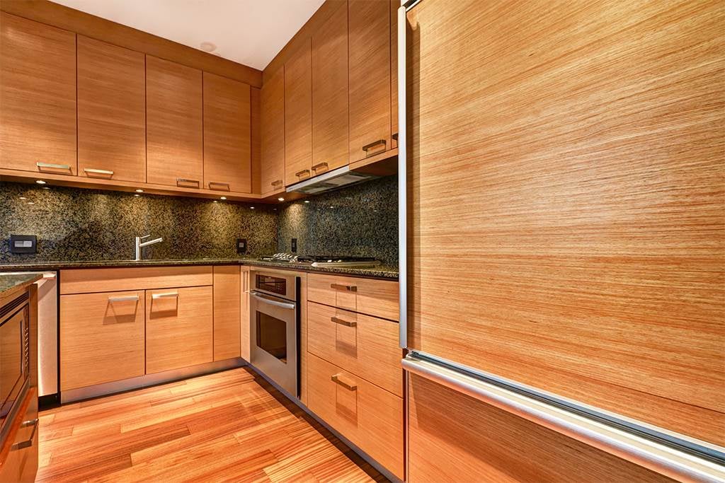 1955 Alberni St