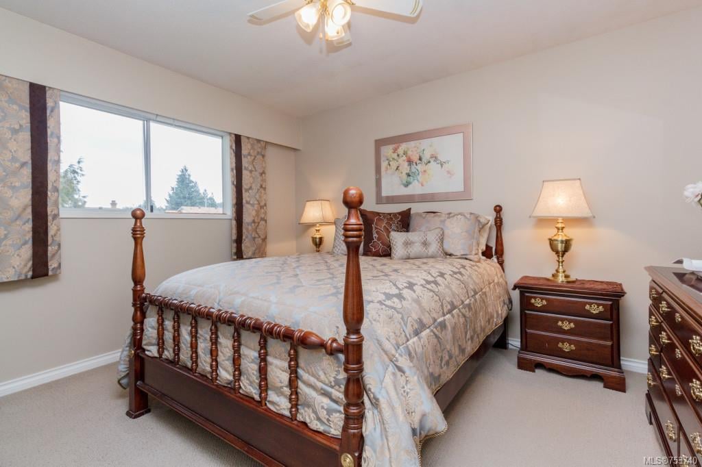 732 Thomasset Pl, Langford