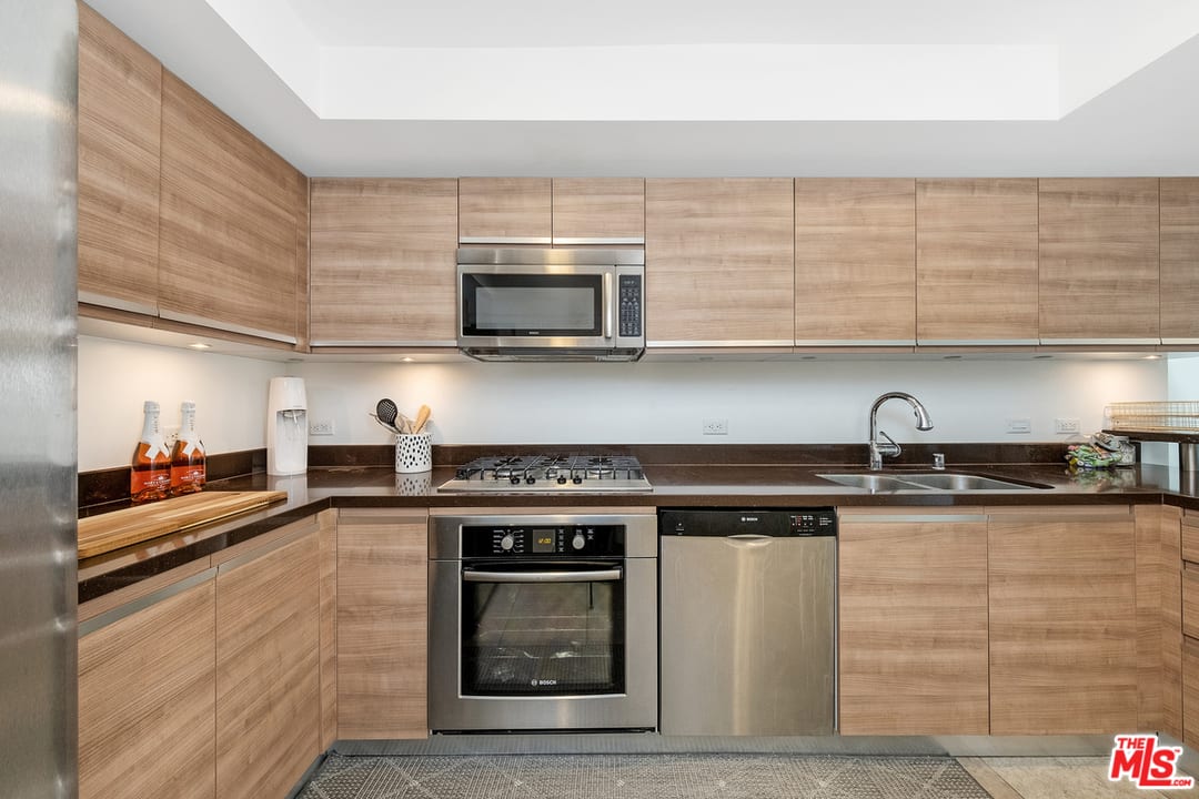 3785 Wilshire Blvd Unit: 805