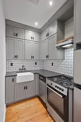 235 Kent Avenue Unit: 2F