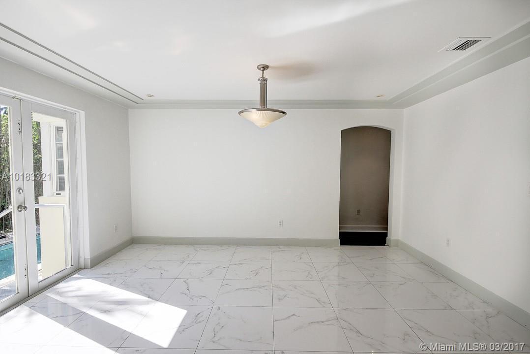 6218 La Gorce Dr