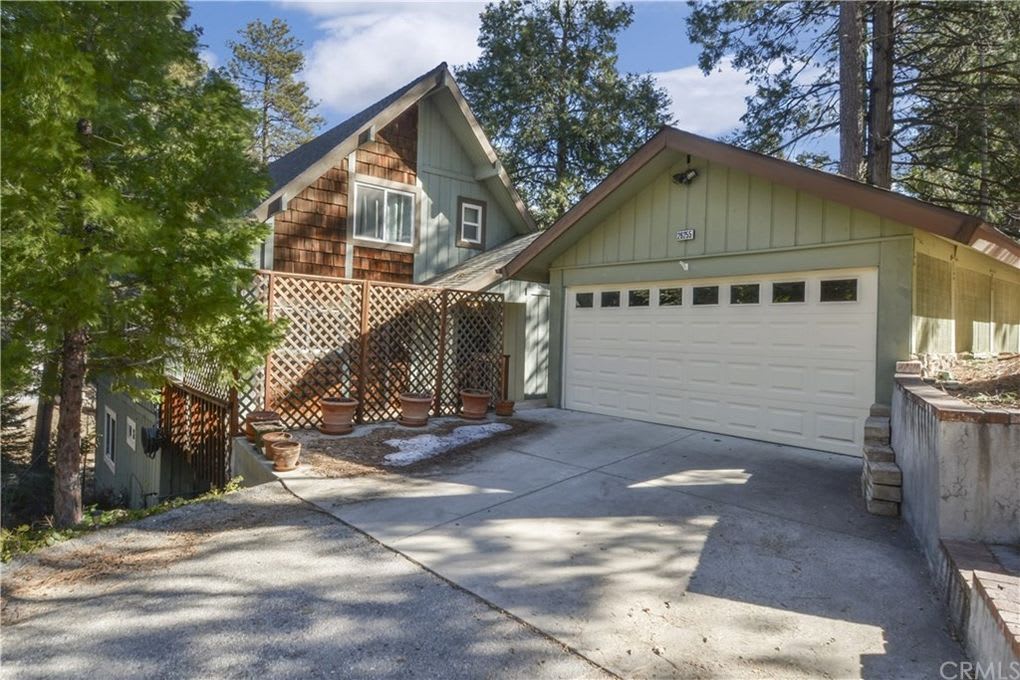 26255 Thunderbird Dr