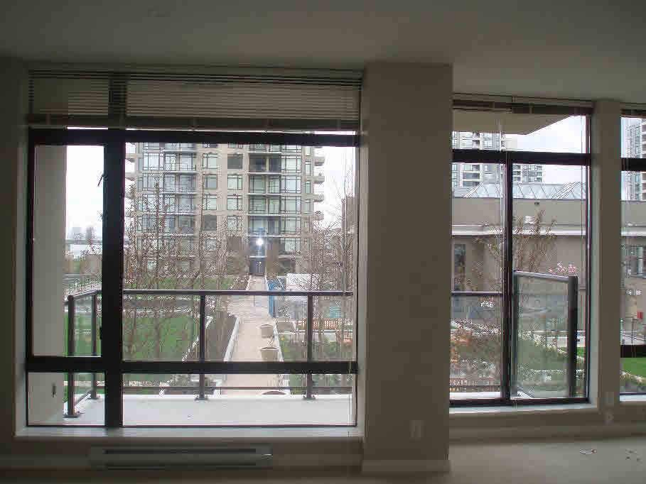 404-2355 Madison Ave