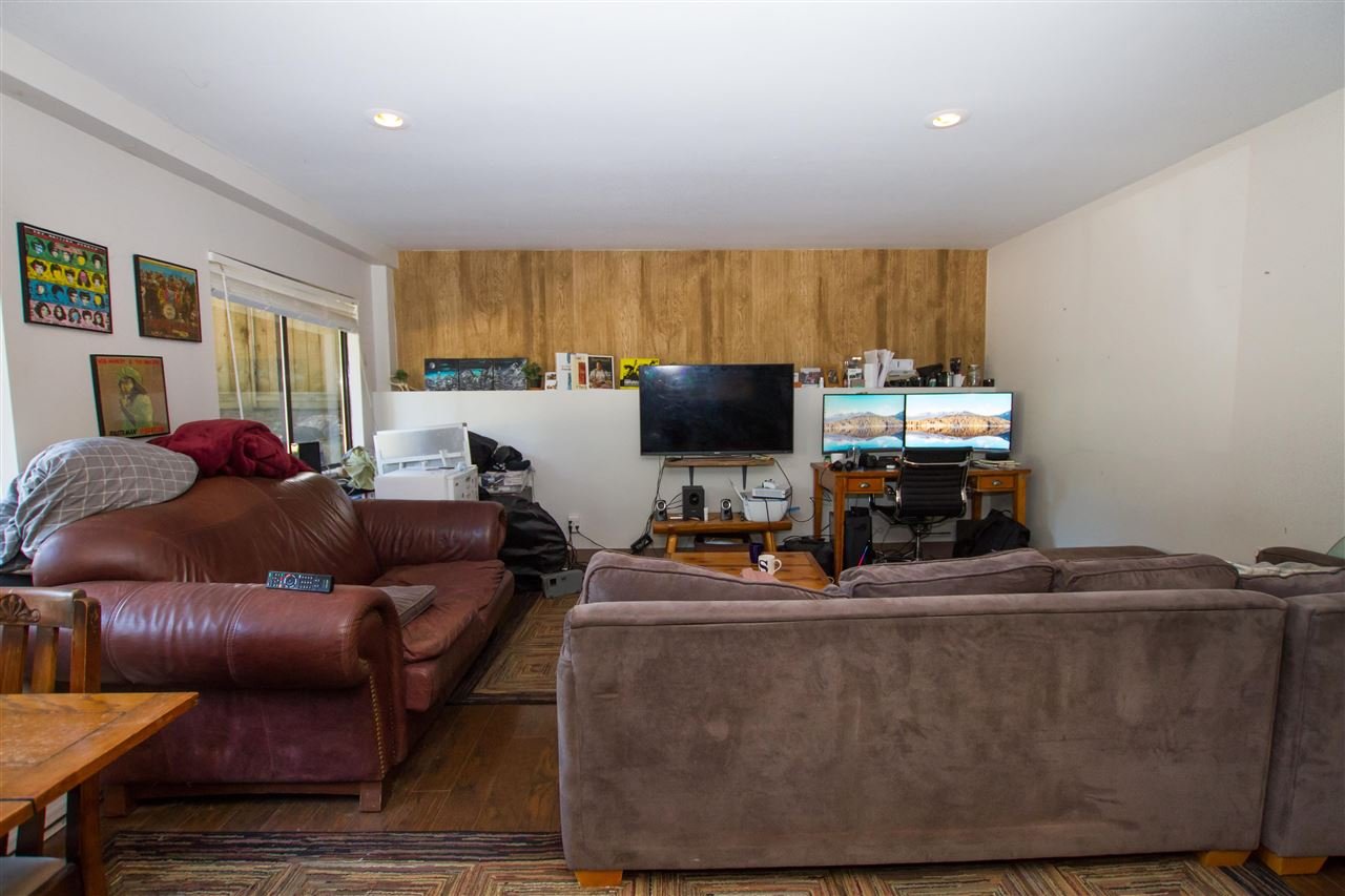 8123 Alpine Wy