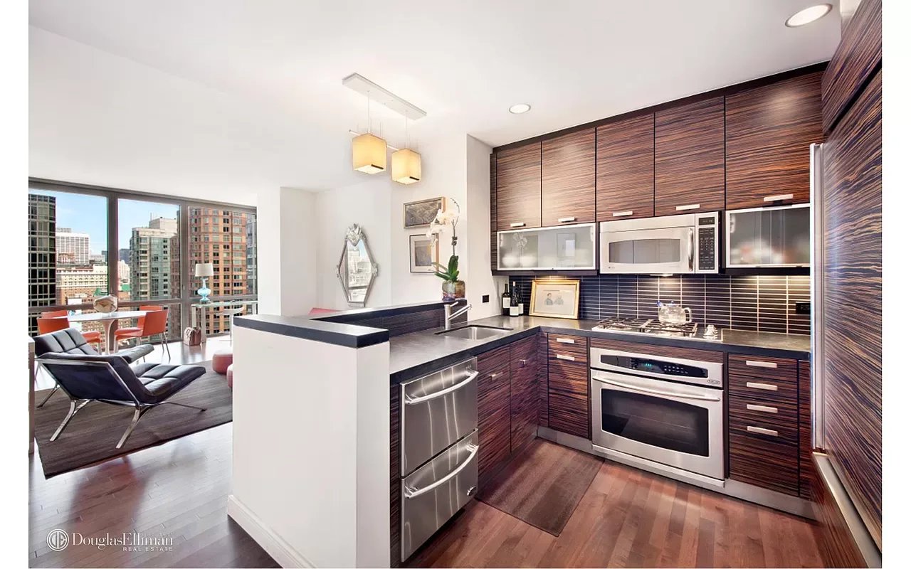101 West 24th St, #29E