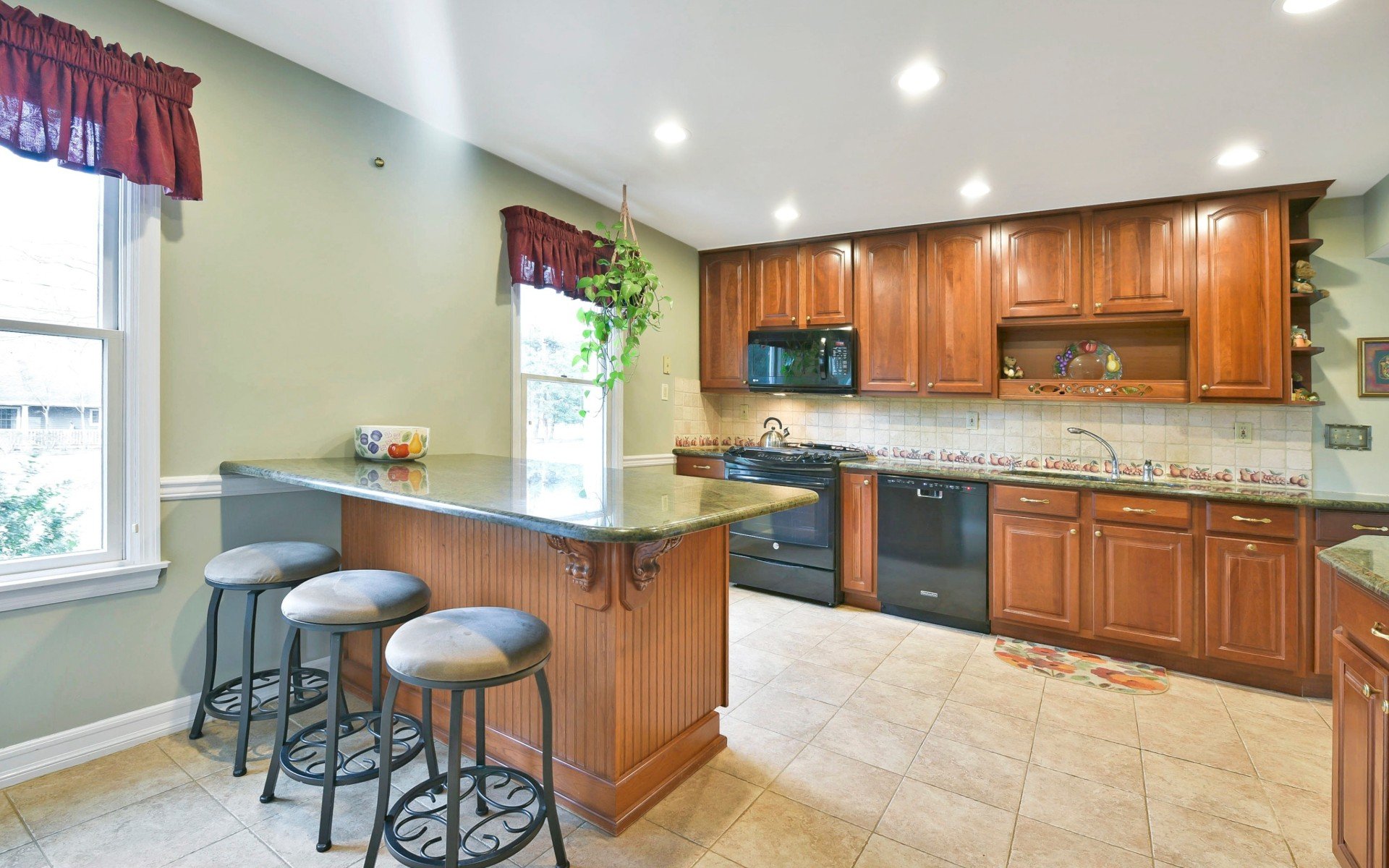 8 Anona Dr