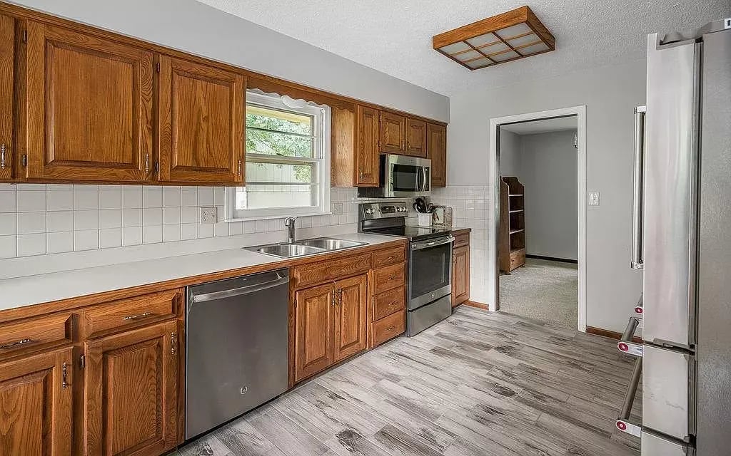 204 SW 25th St Court