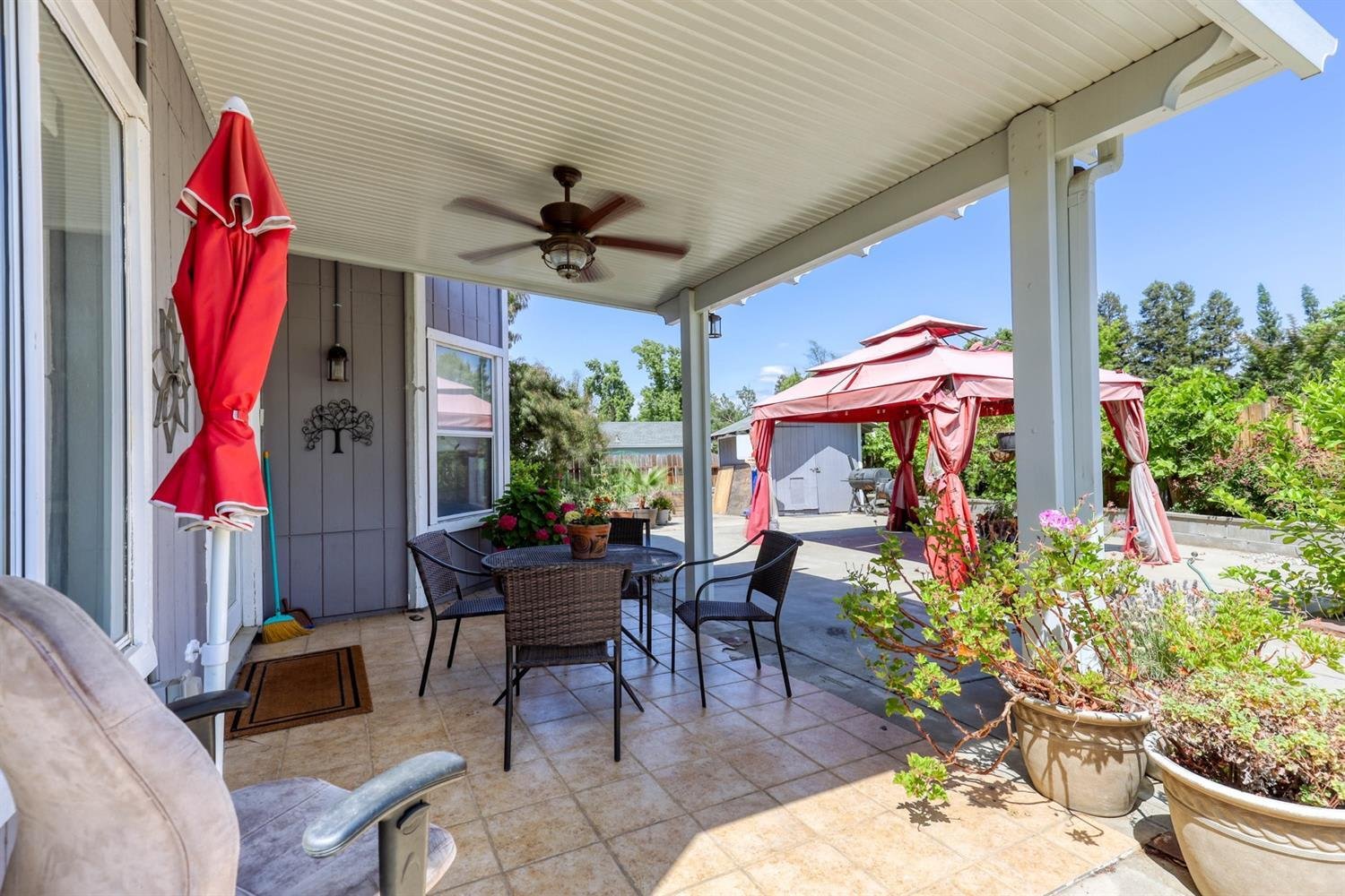 8572 Twin Trails Dr