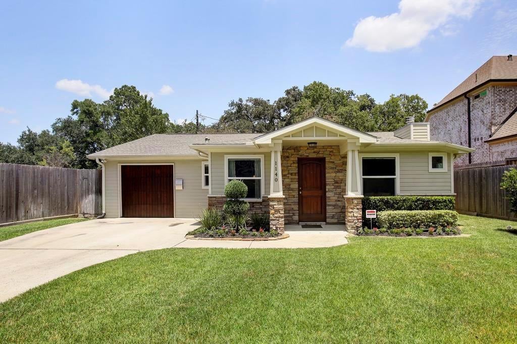 1140 Du Barry Ln
