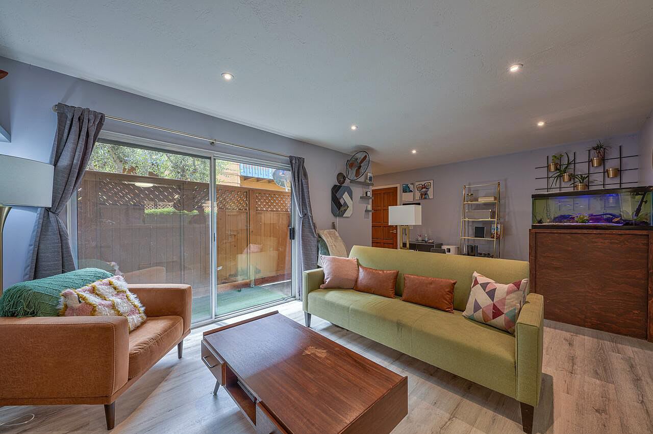 3156 Eucalyptus St APT 8