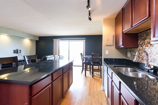 21 Kristin Dr, #1003