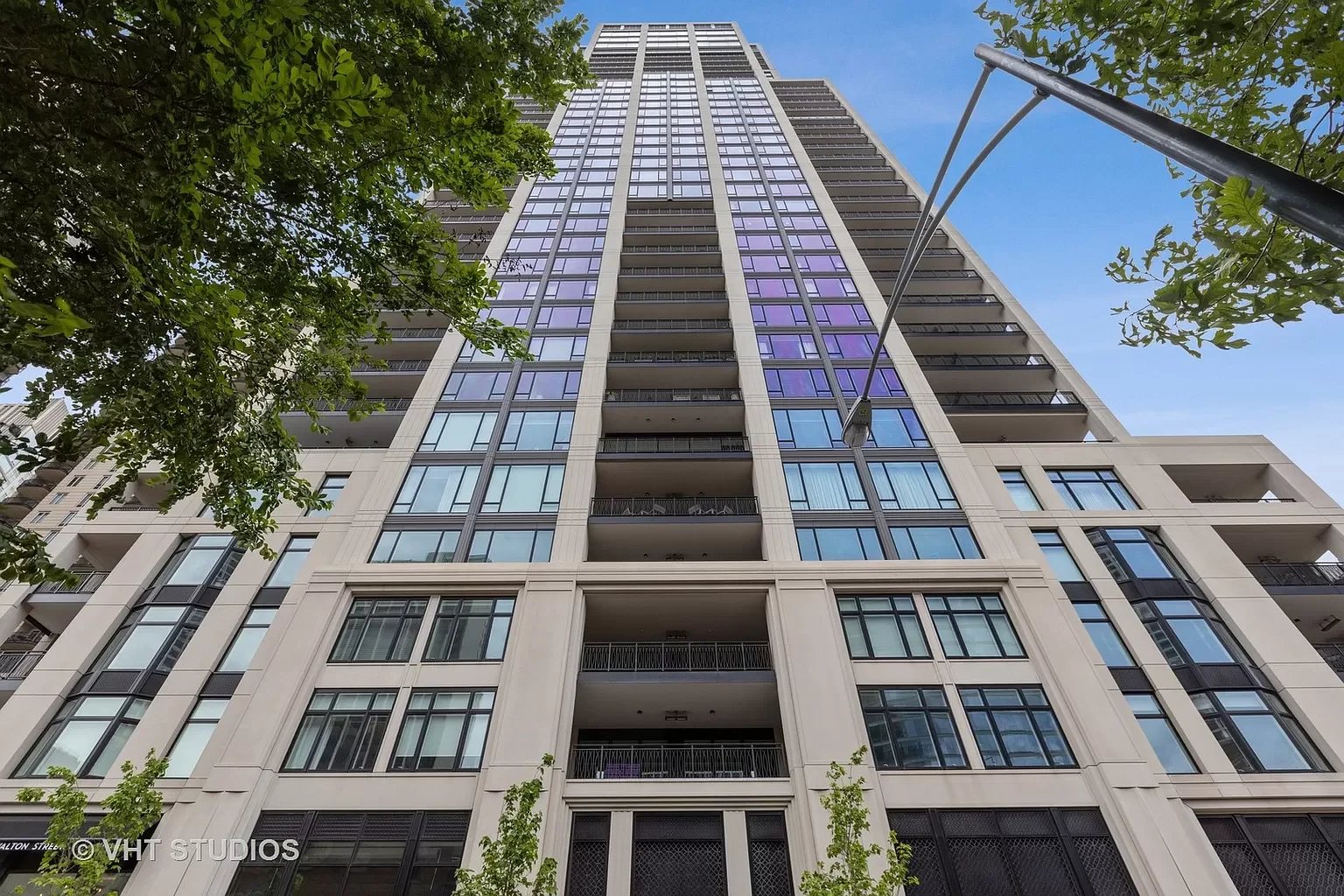 9 W Walton St APT 2902