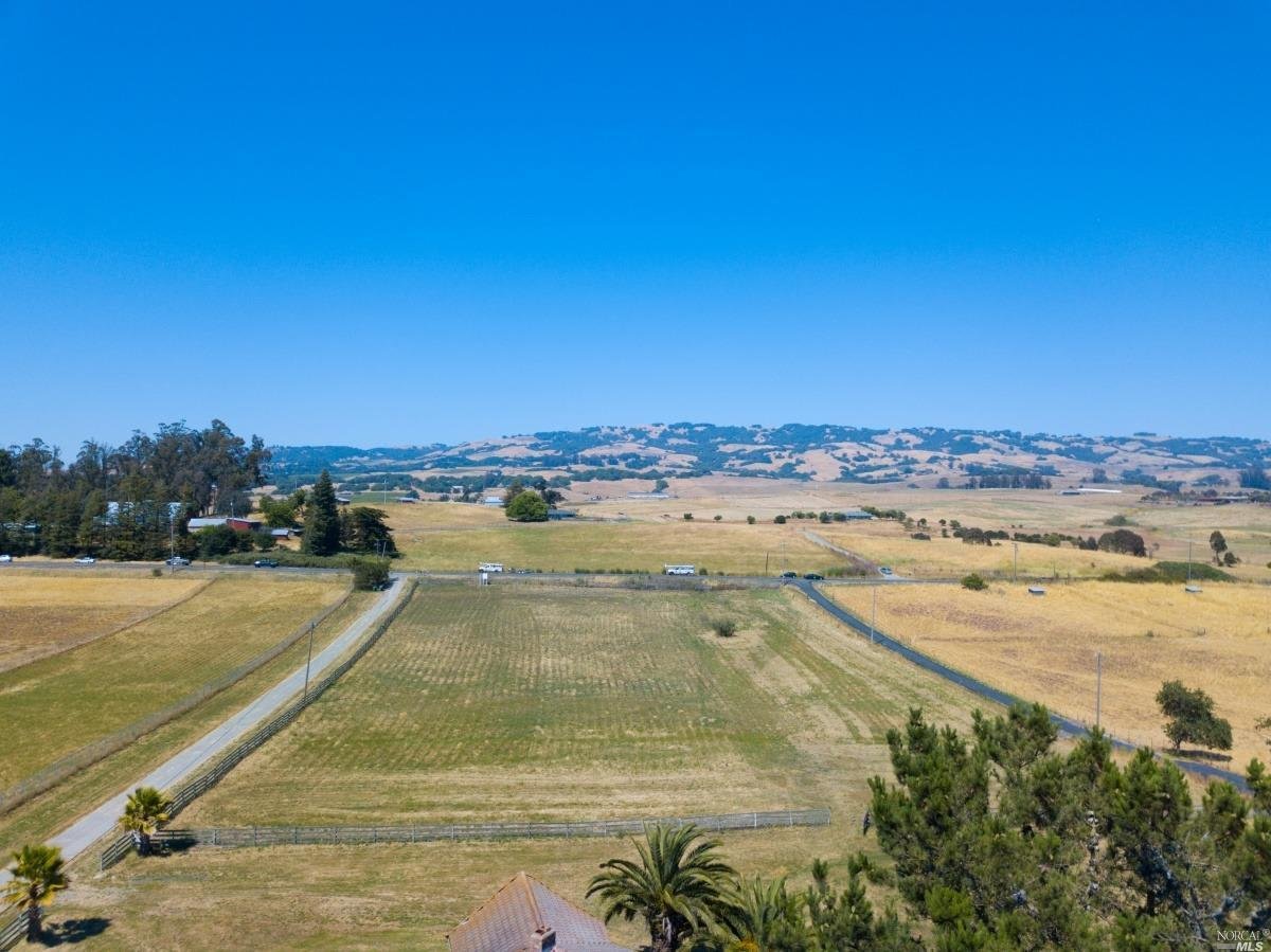 1660 Old Adobe Rd