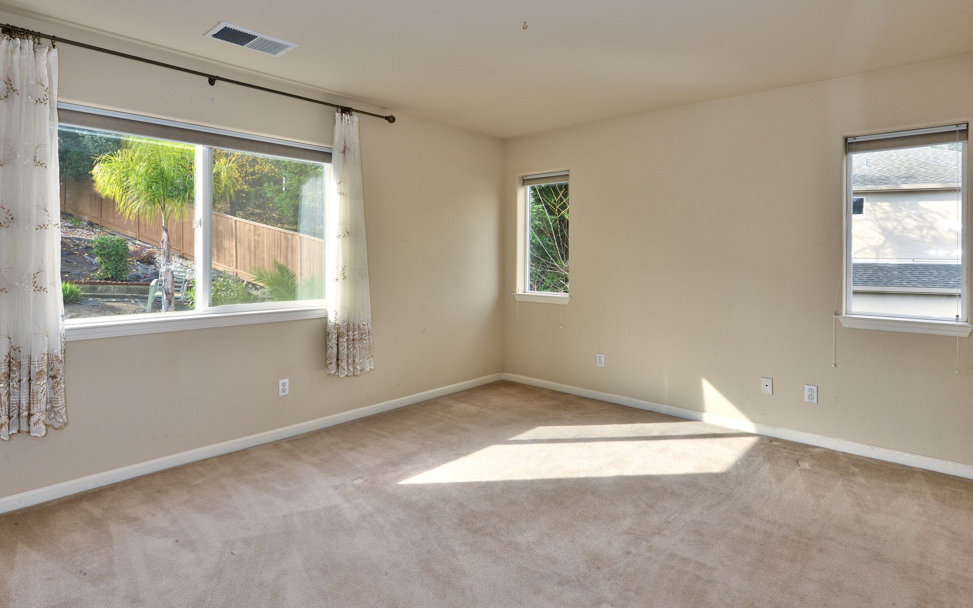 3428 Lake Park Ct