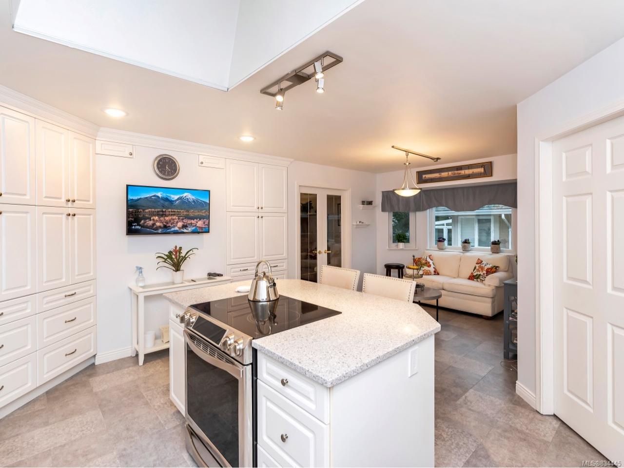 3641 Panorama Ridge, Cobble Hill