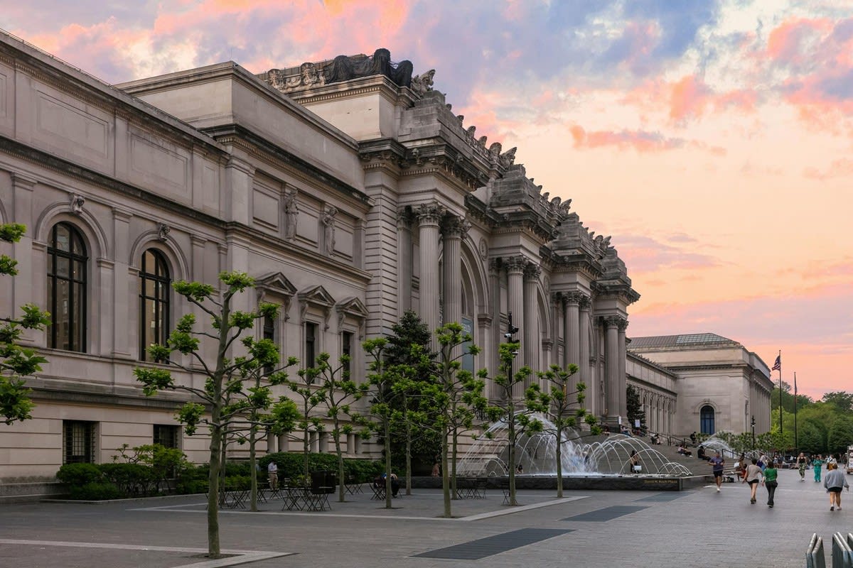 12 E 79th St, Townhouse