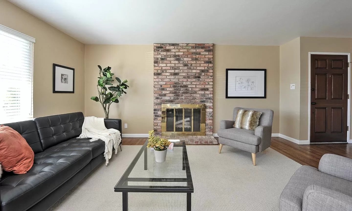150 Crosby Ct