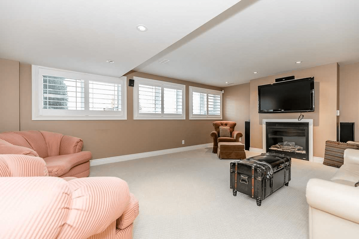 159 Ivy Jay Cres N